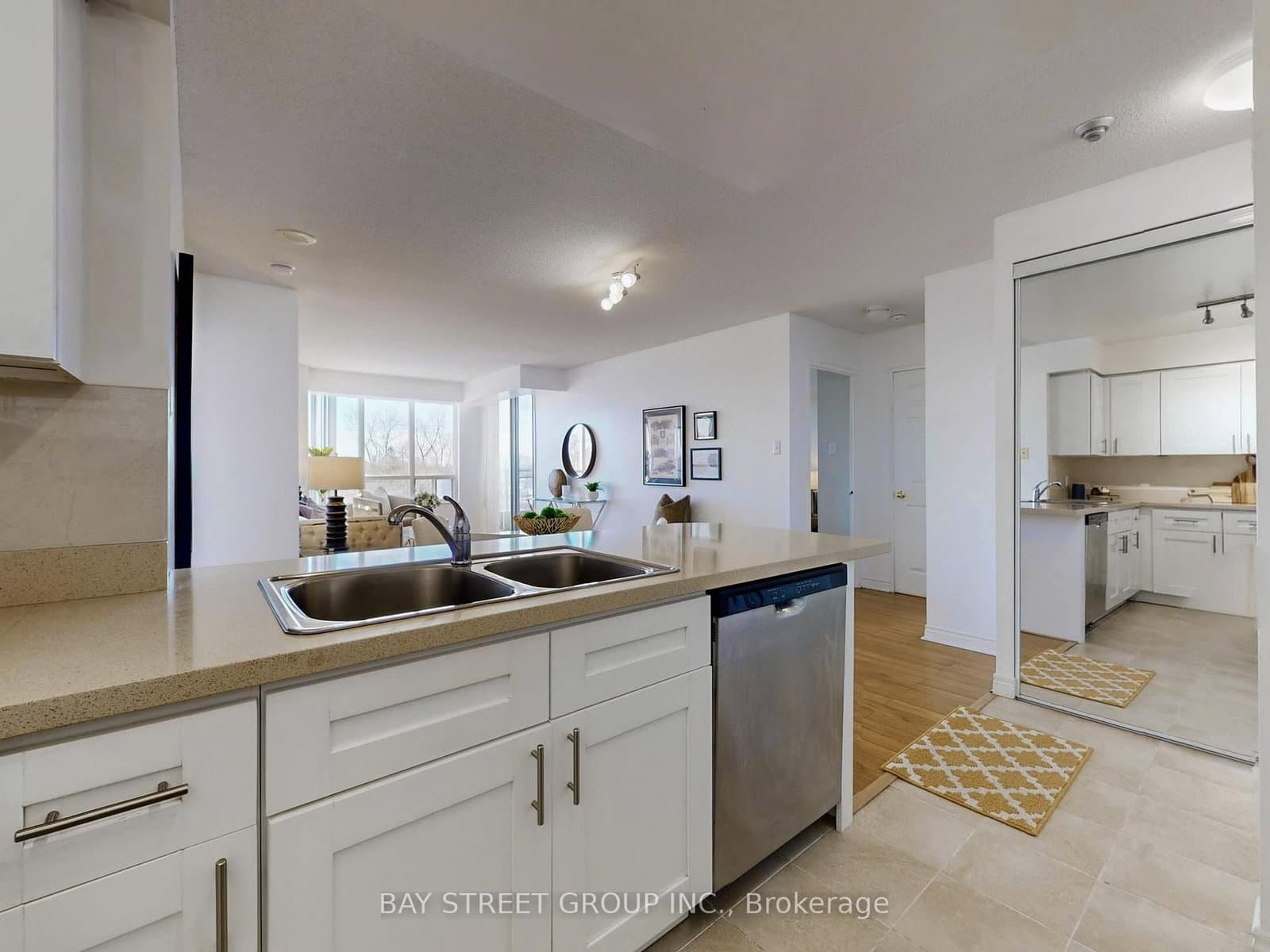 260 Doris Avenue, Unit 906 thumbnail 23