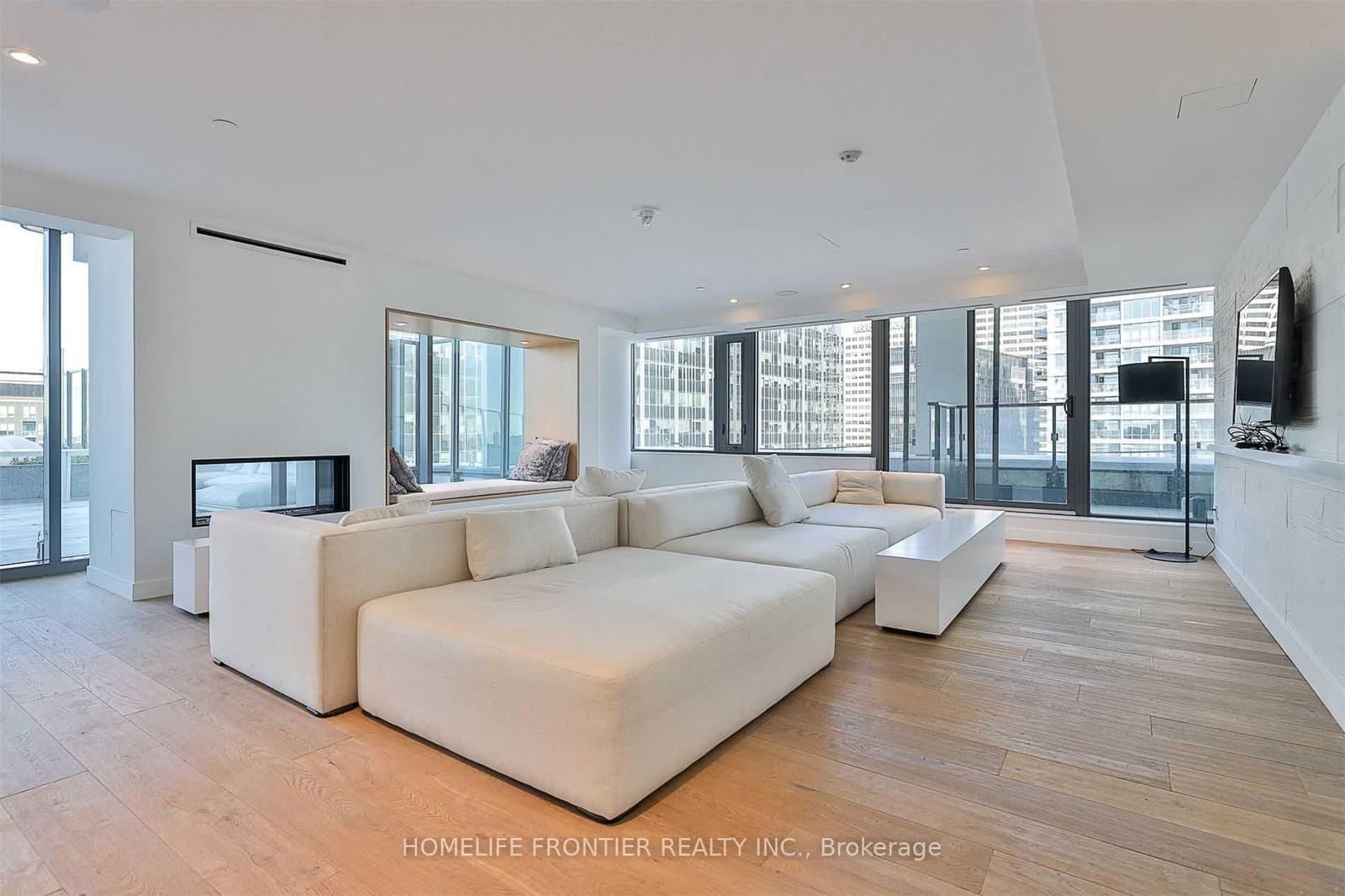 8 Hillsdale Avenue E, Unit 744 thumbnail 18