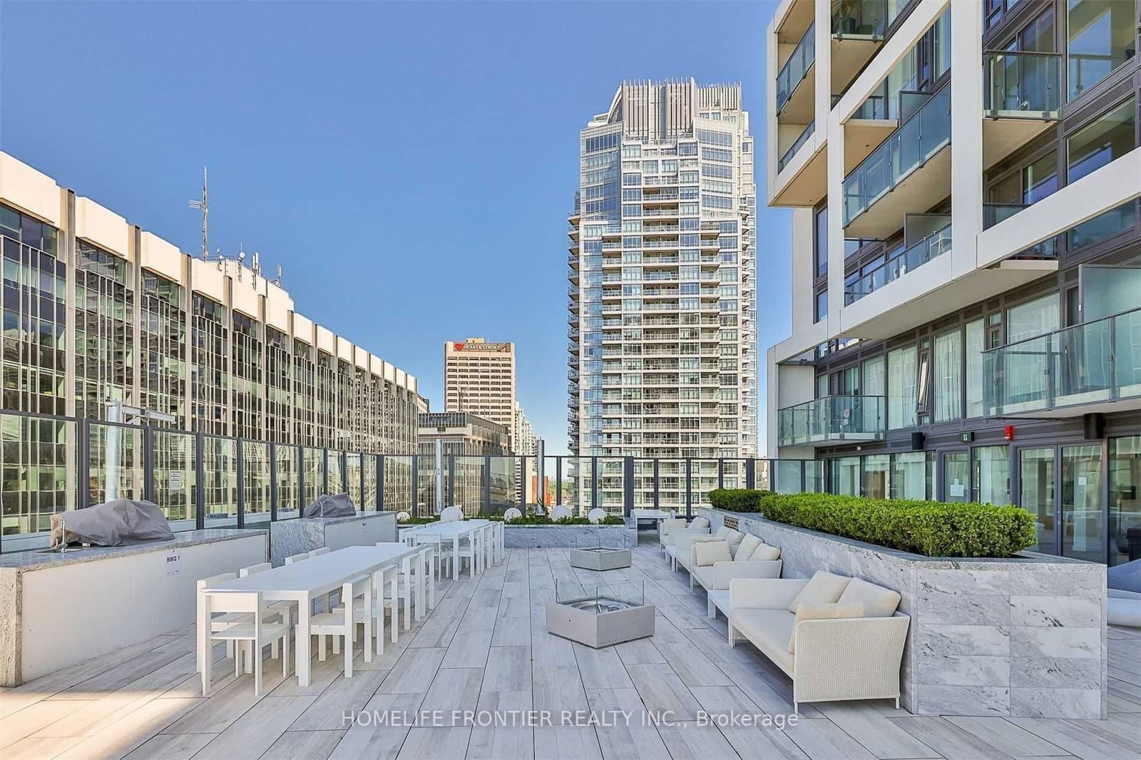 8 Hillsdale Avenue E, Unit 744 thumbnail 24