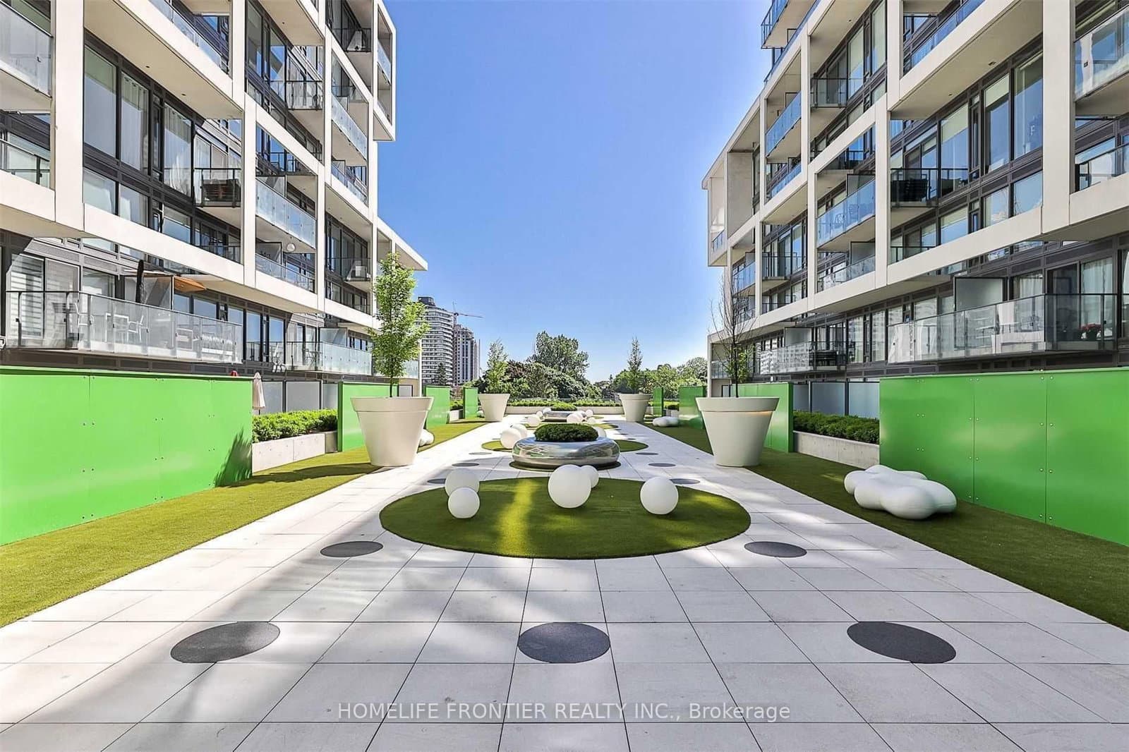 8 Hillsdale Avenue E, Unit 744 thumbnail 25