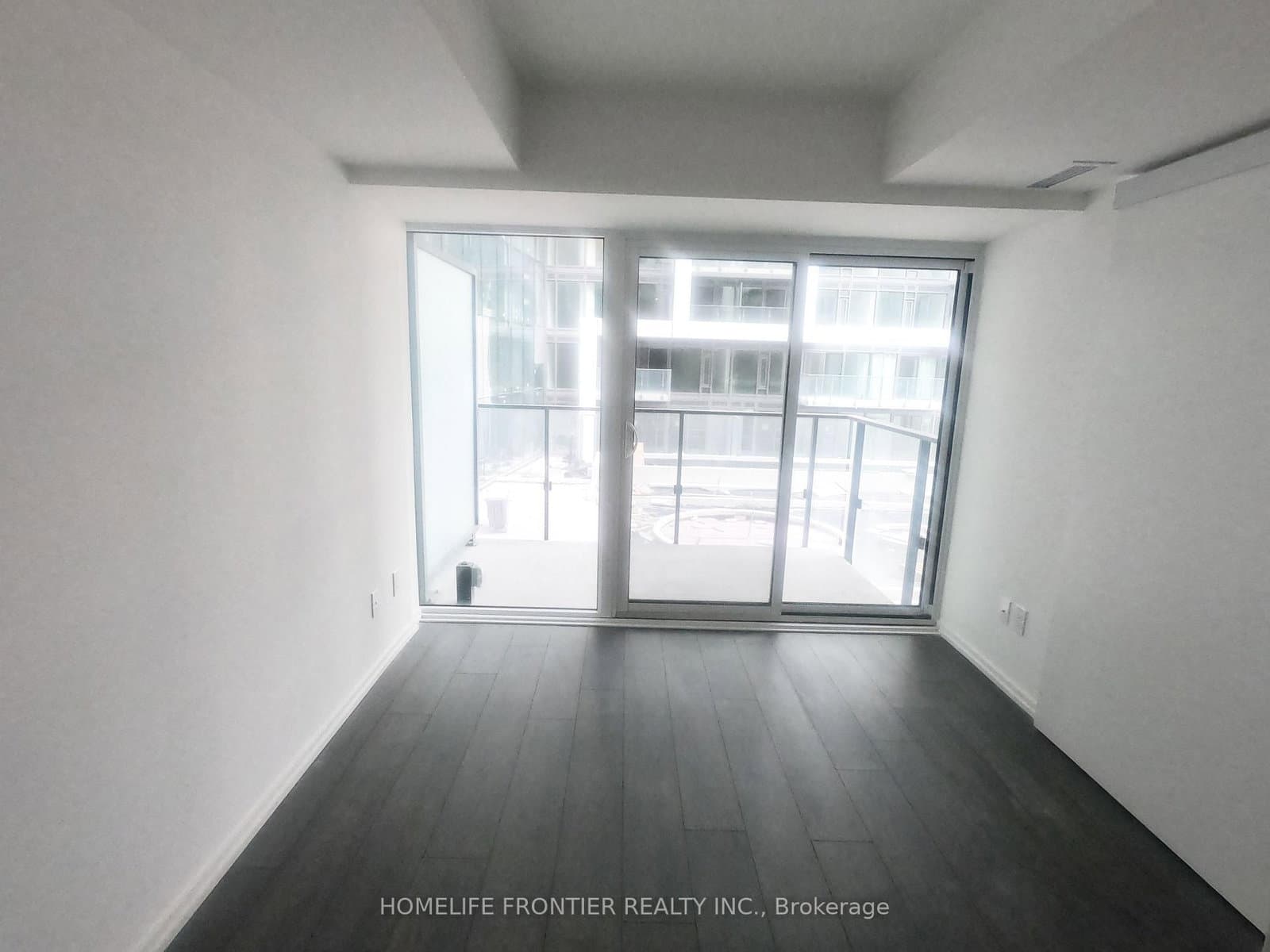 8 Hillsdale Avenue E, Unit 744 thumbnail 7