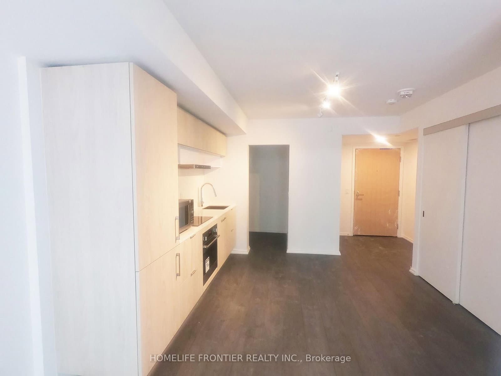 8 Hillsdale Avenue E, Unit 744 thumbnail 9