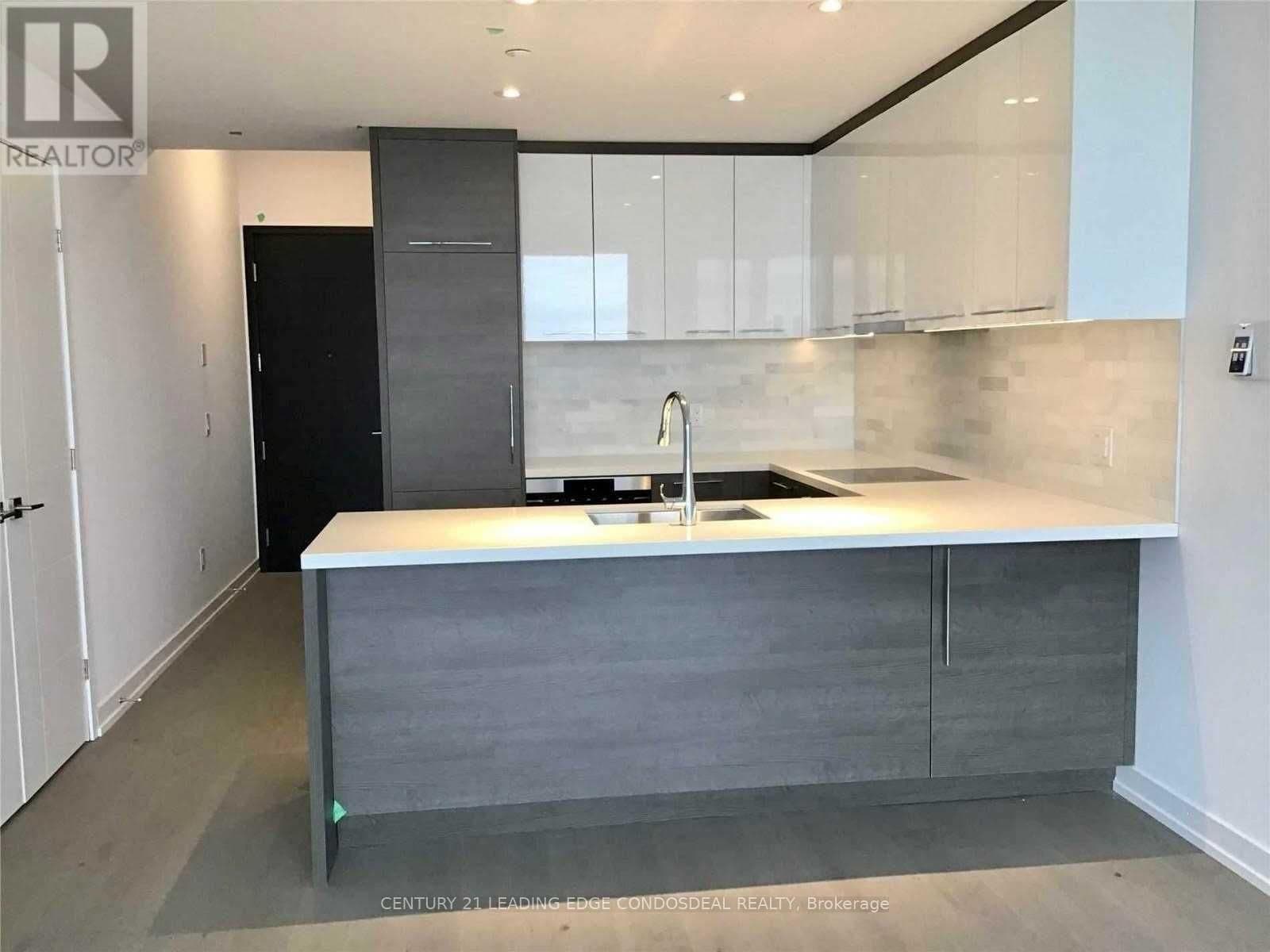 488 University Avenue, Unit 2312 thumbnail 3