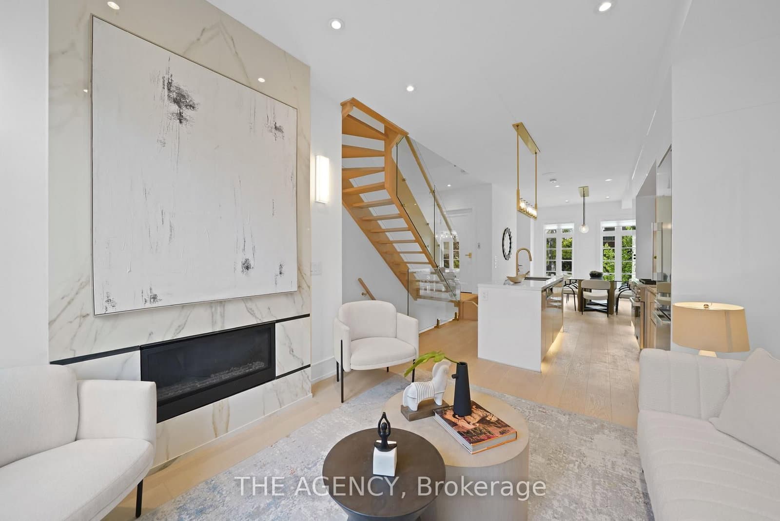 30 Hillhurst Boulevard thumbnail 3