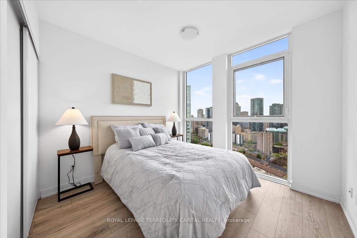 159 Wellesley Street E, Unit 3002 thumbnail 22