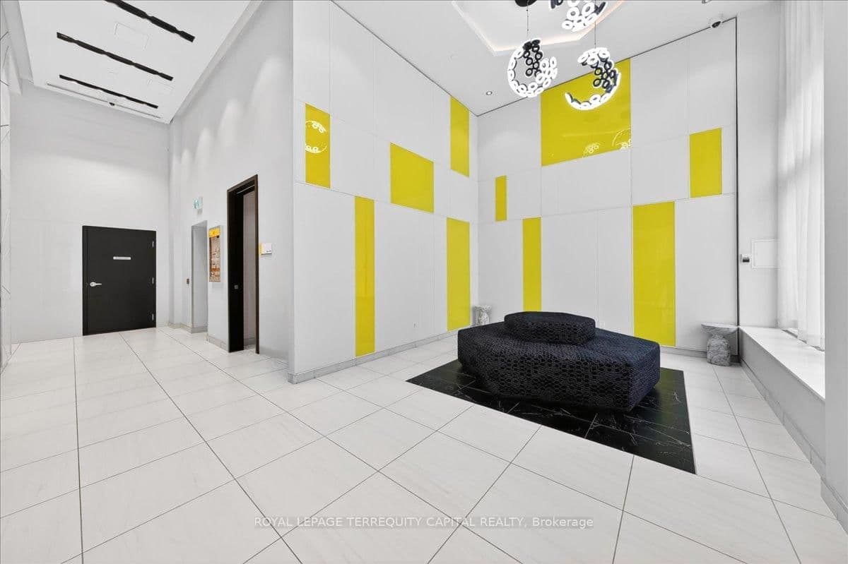 159 Wellesley Street E, Unit 3002 thumbnail 4