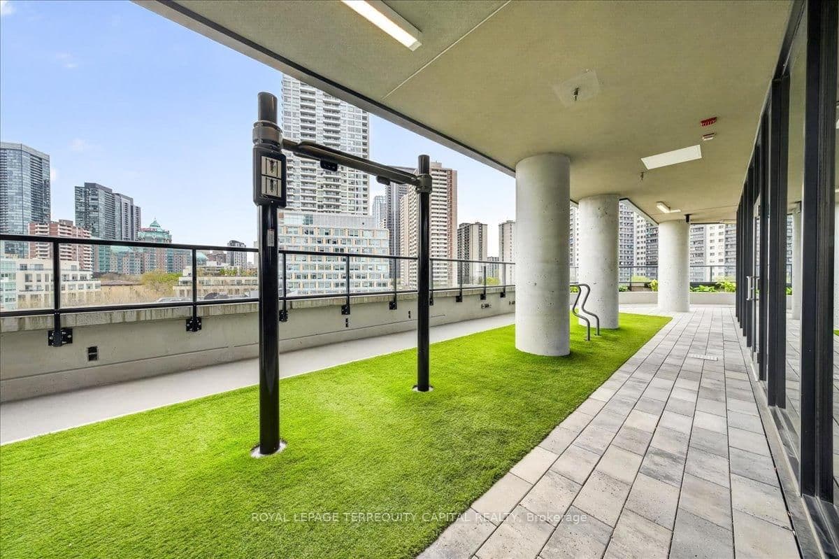 159 Wellesley Street E, Unit 3002 thumbnail 45