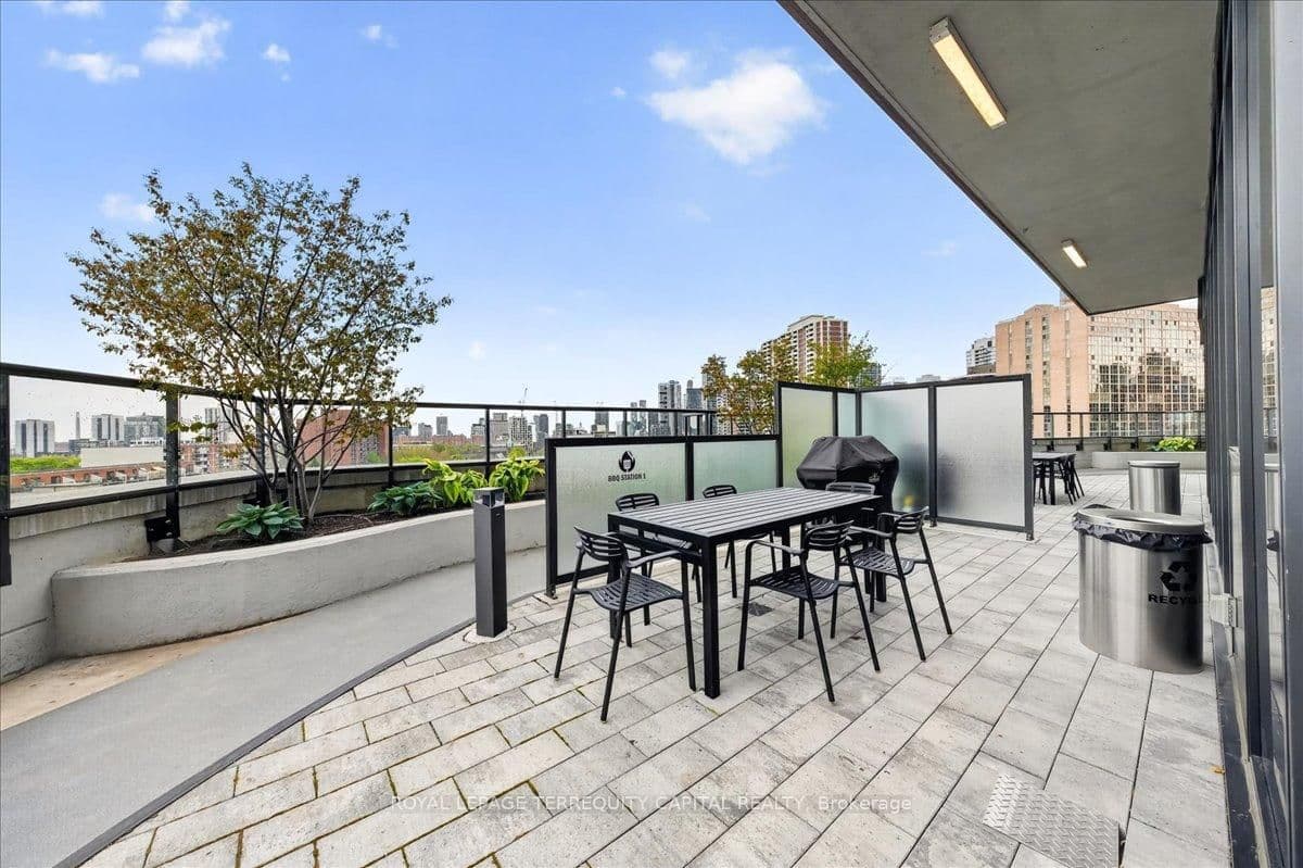 159 Wellesley Street E, Unit 3002 thumbnail 47