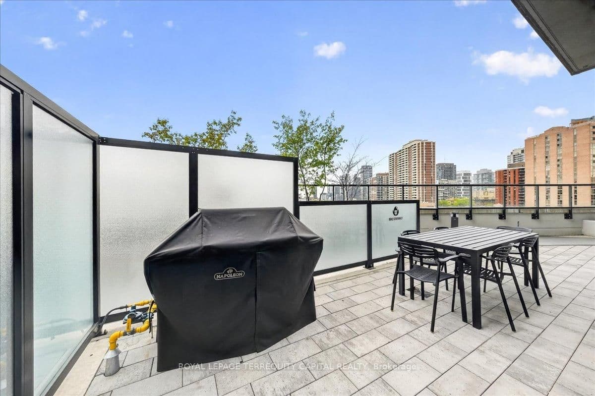 159 Wellesley Street E, Unit 3002 thumbnail 49