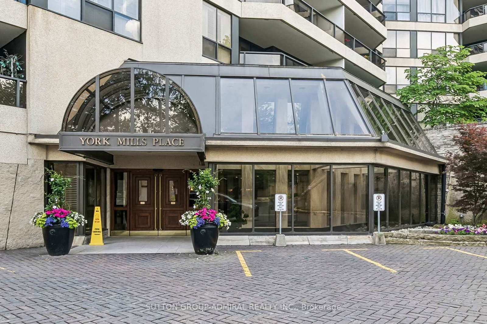 3900 Yonge Street, Unit 301 thumbnail 2