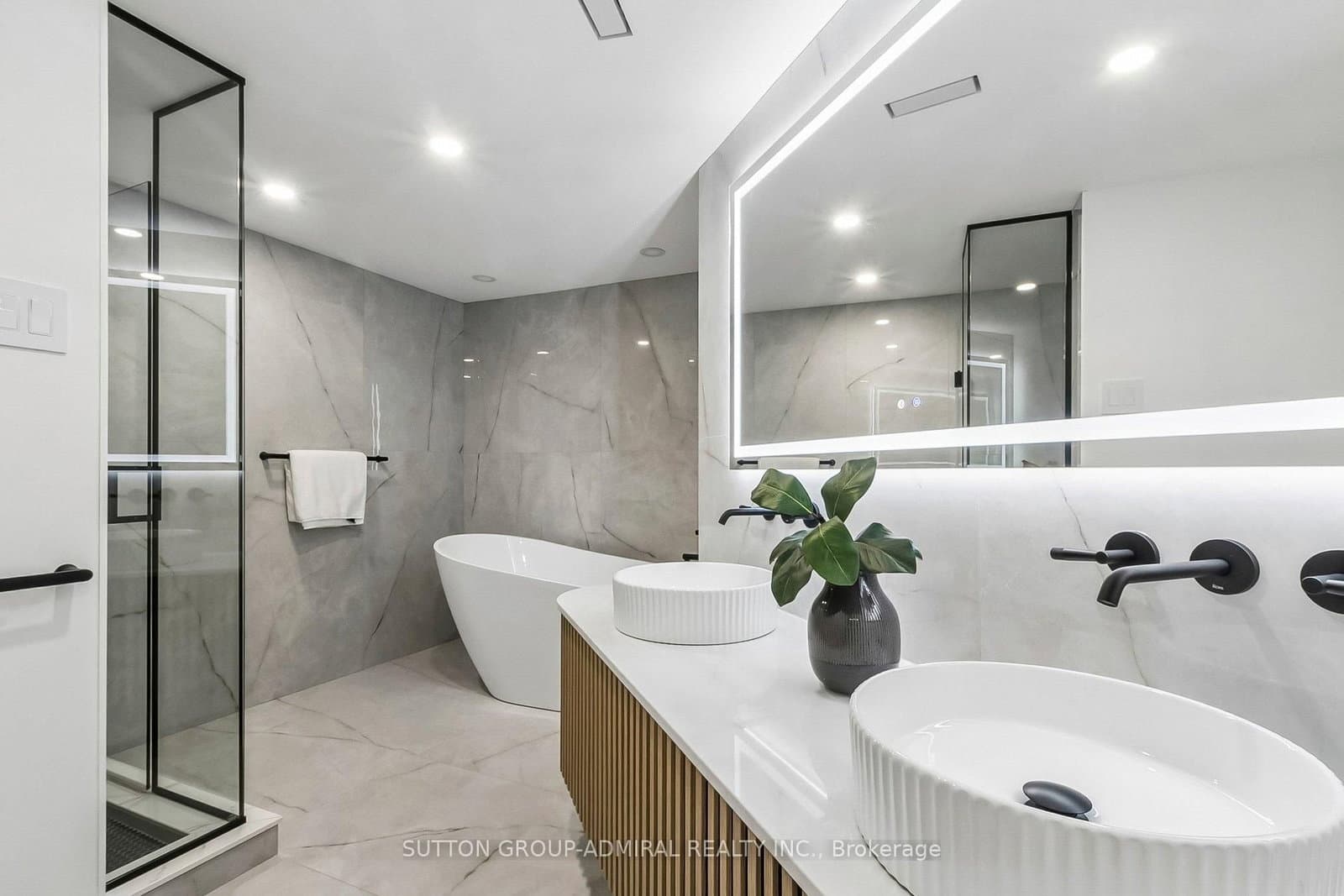 3900 Yonge Street, Unit 301 thumbnail 39
