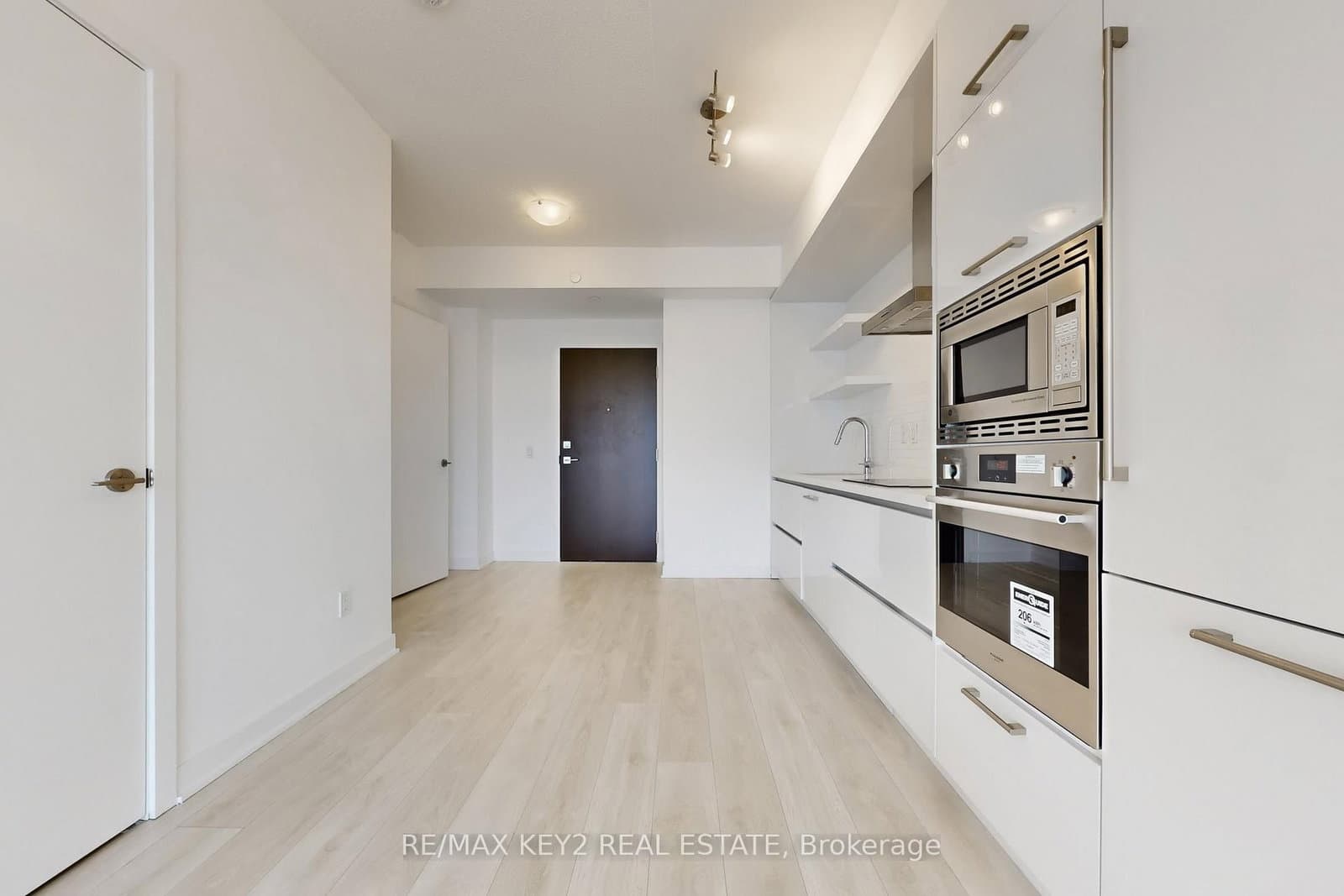 2221 Yonge Street, Unit 4904 thumbnail 10