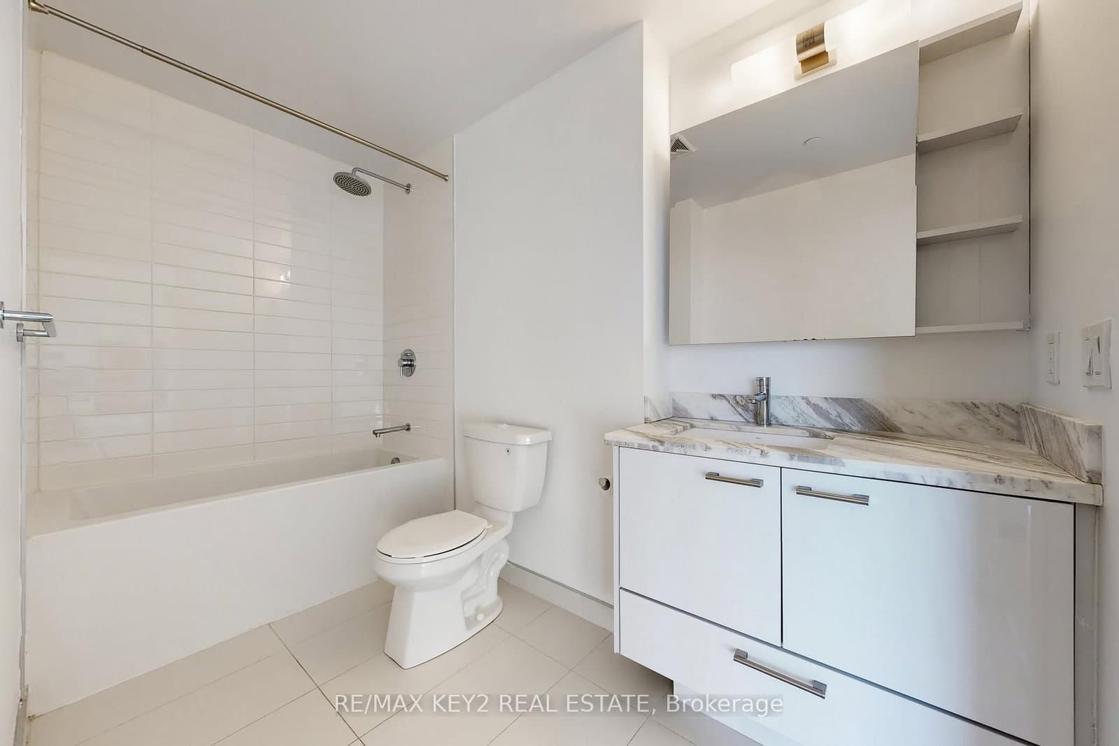 2221 Yonge Street, Unit 4904 thumbnail 15