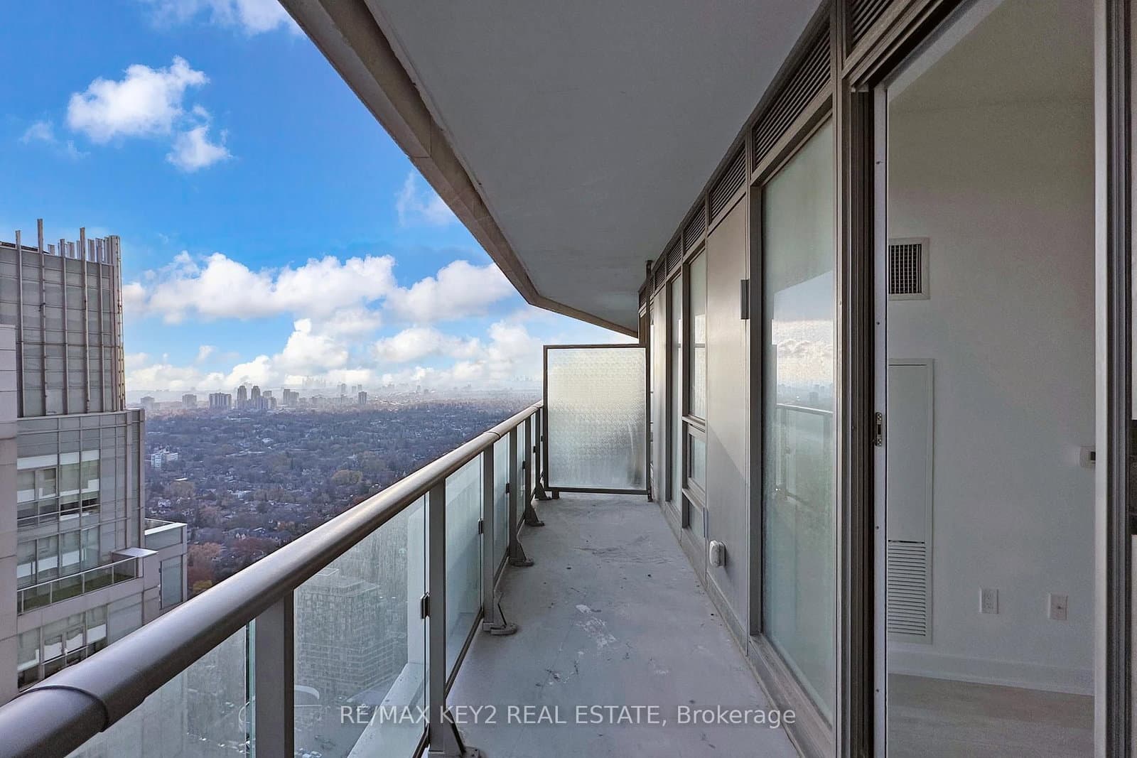 2221 Yonge Street, Unit 4904 thumbnail 23