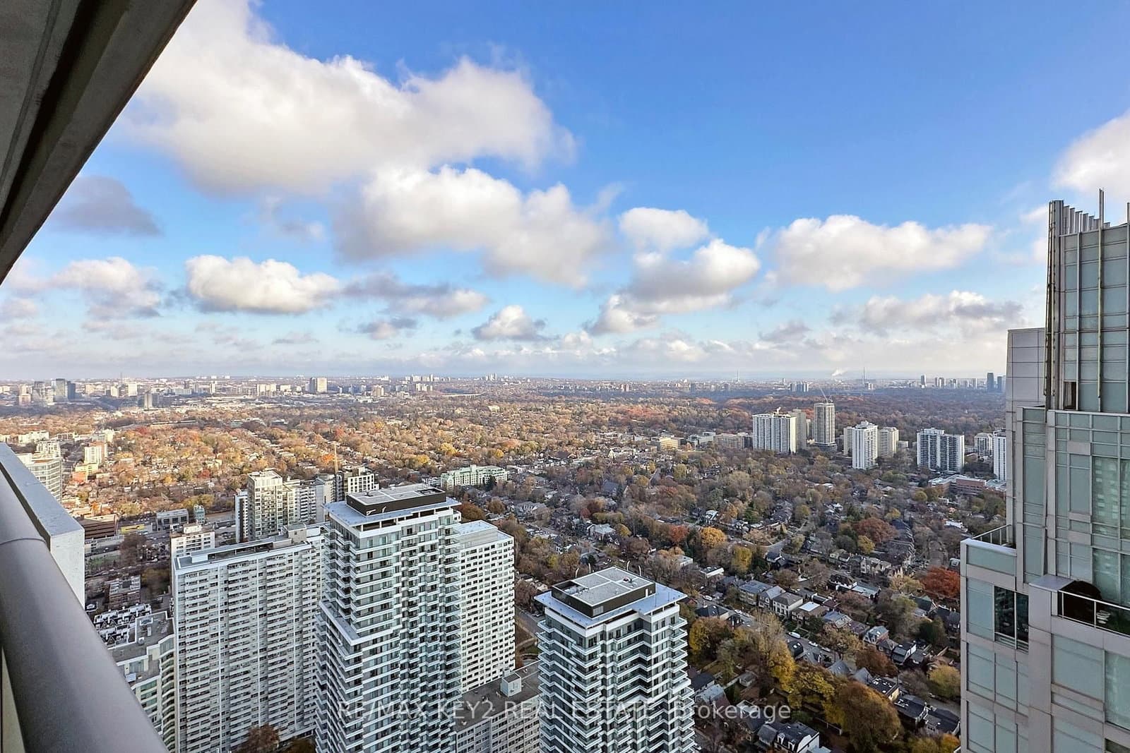 2221 Yonge Street, Unit 4904 thumbnail 25