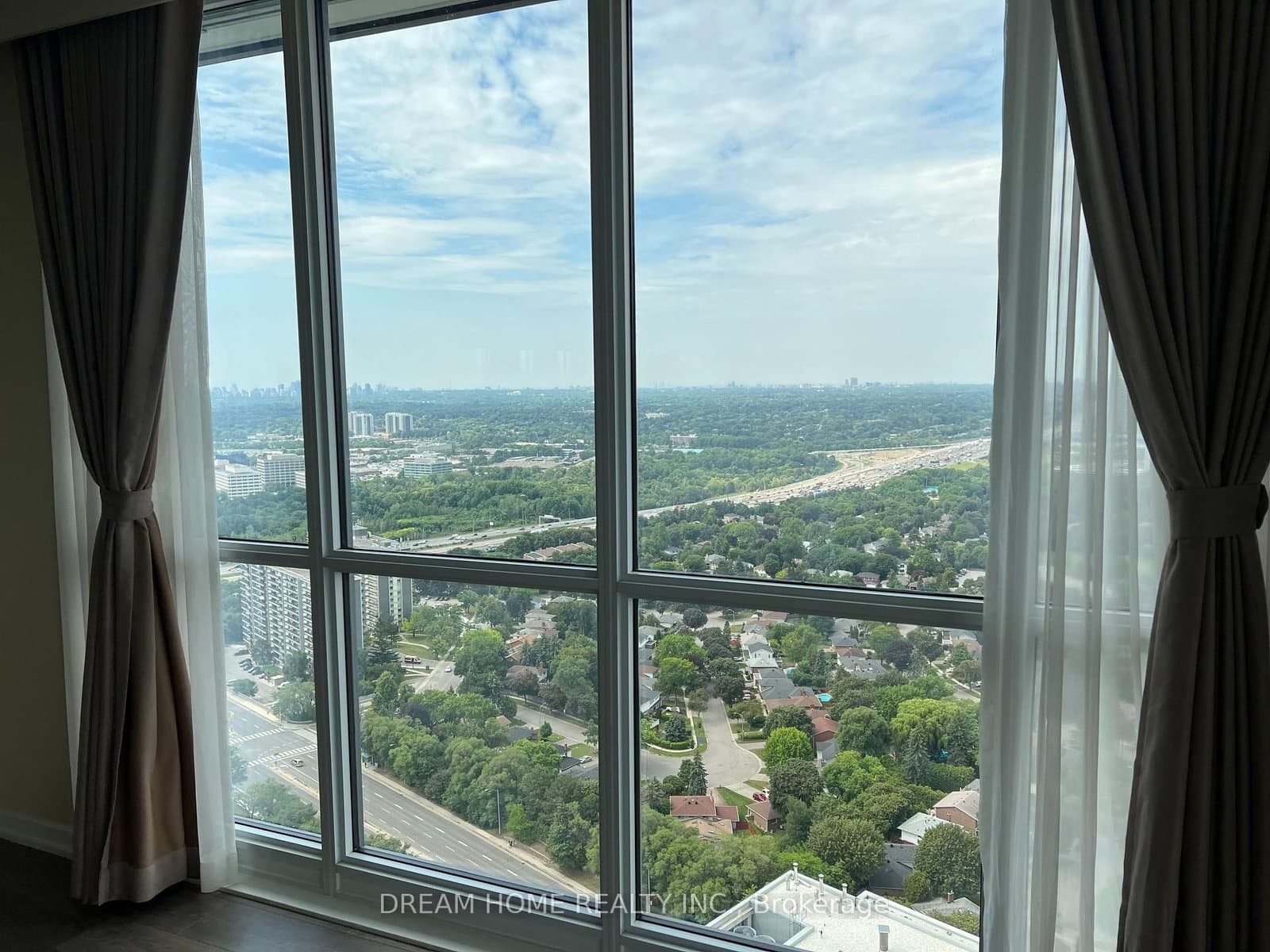 32 forest manor Road, Unit 3002 thumbnail 4