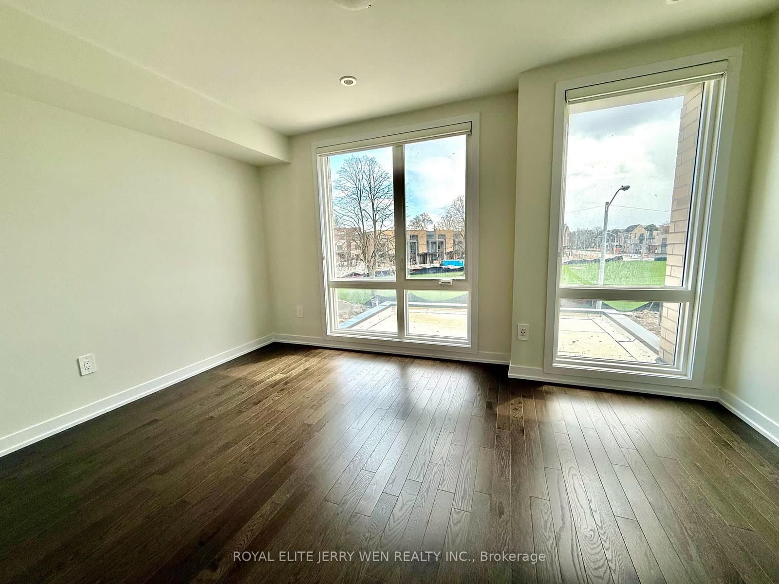 46 Green Gardens Boulevard thumbnail 10