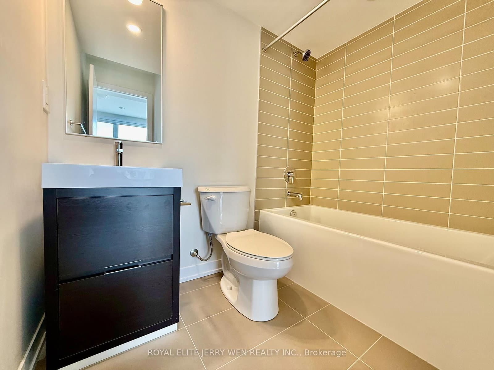 46 Green Gardens Boulevard thumbnail 11