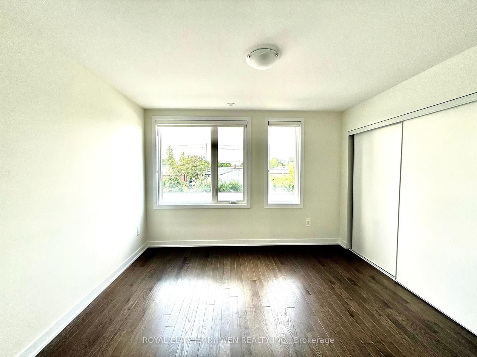 46 Green Gardens Boulevard thumbnail 16
