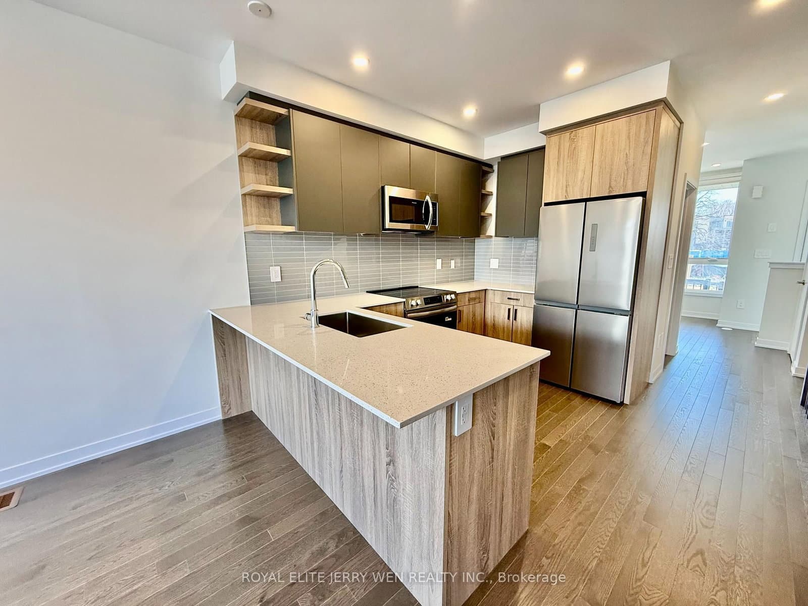 46 Green Gardens Boulevard thumbnail 5