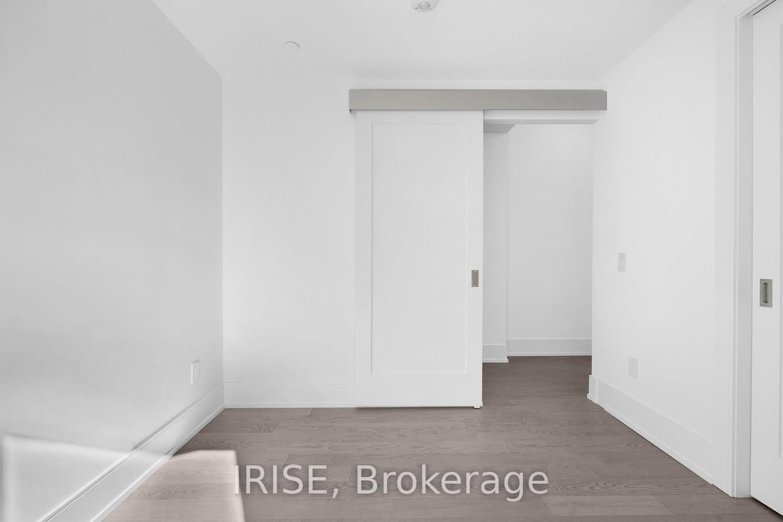 155 Merchants' Wharf, Unit 219 thumbnail 15