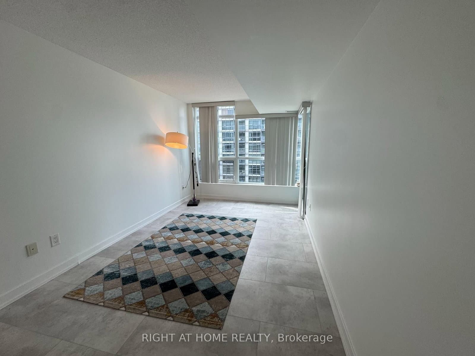 15 Singer Court, Unit 916 thumbnail 14