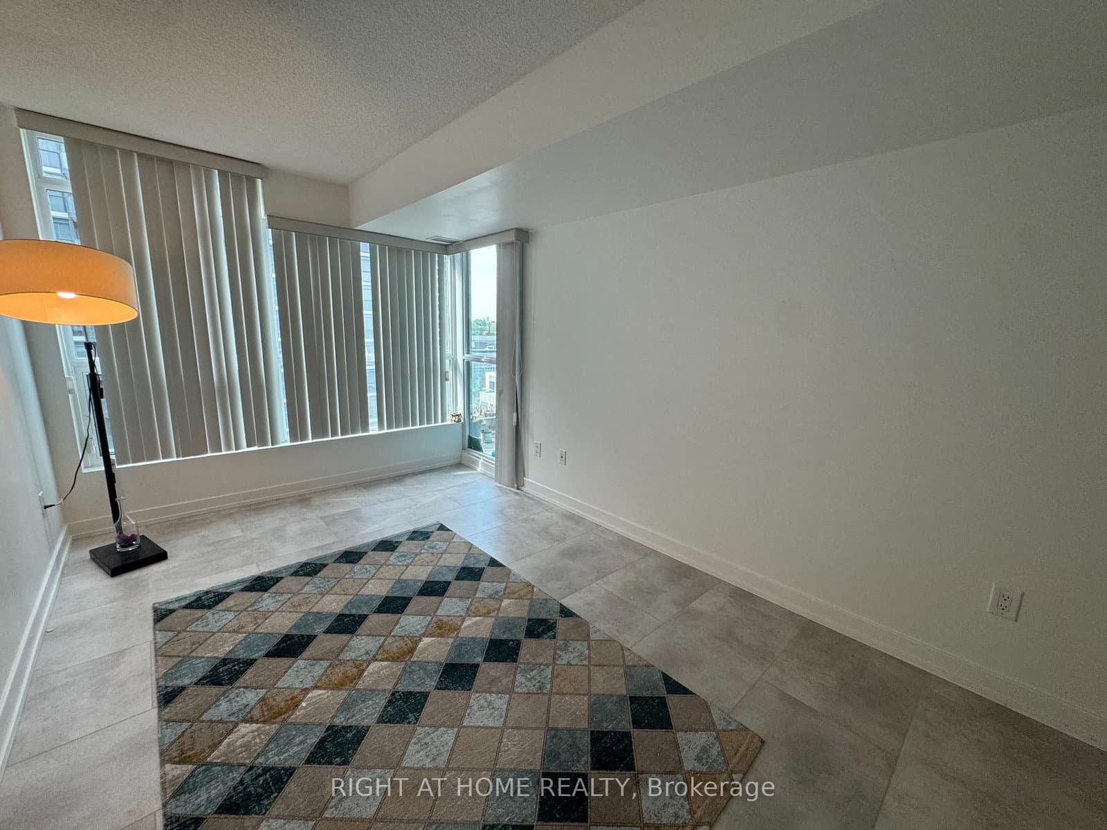 15 Singer Court, Unit 916 thumbnail 16