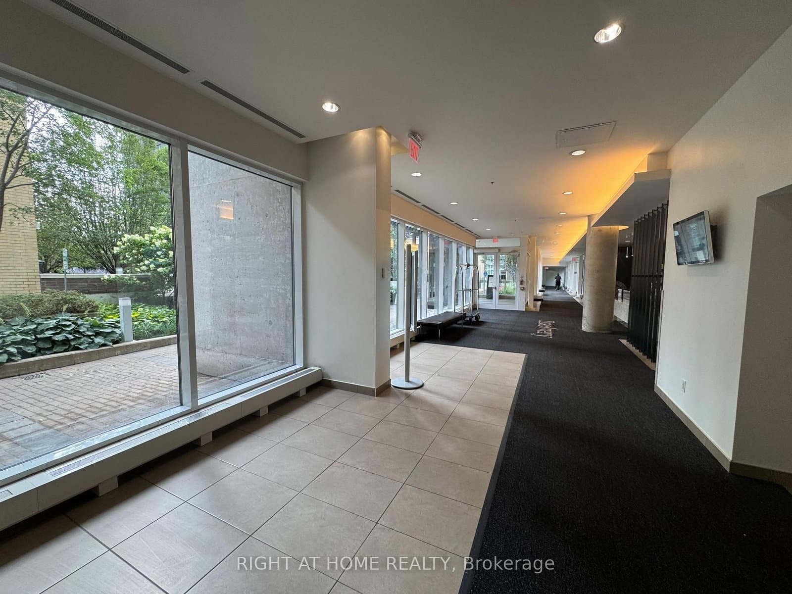 15 Singer Court, Unit 916 thumbnail 21