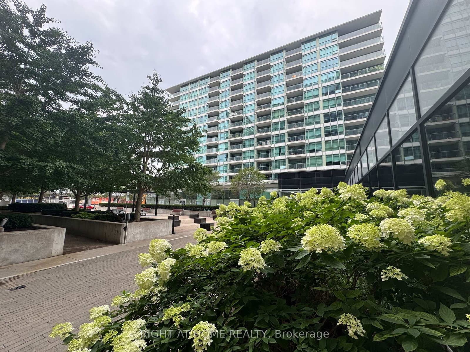 15 Singer Court, Unit 916 thumbnail 27