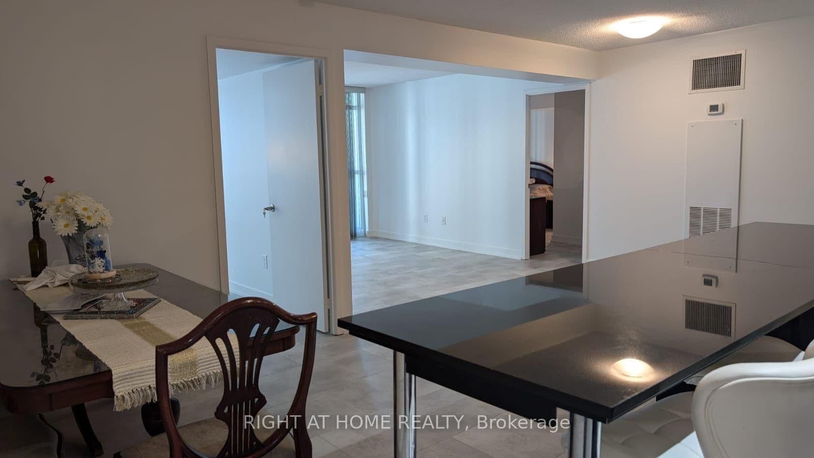15 Singer Court, Unit 916 thumbnail 4