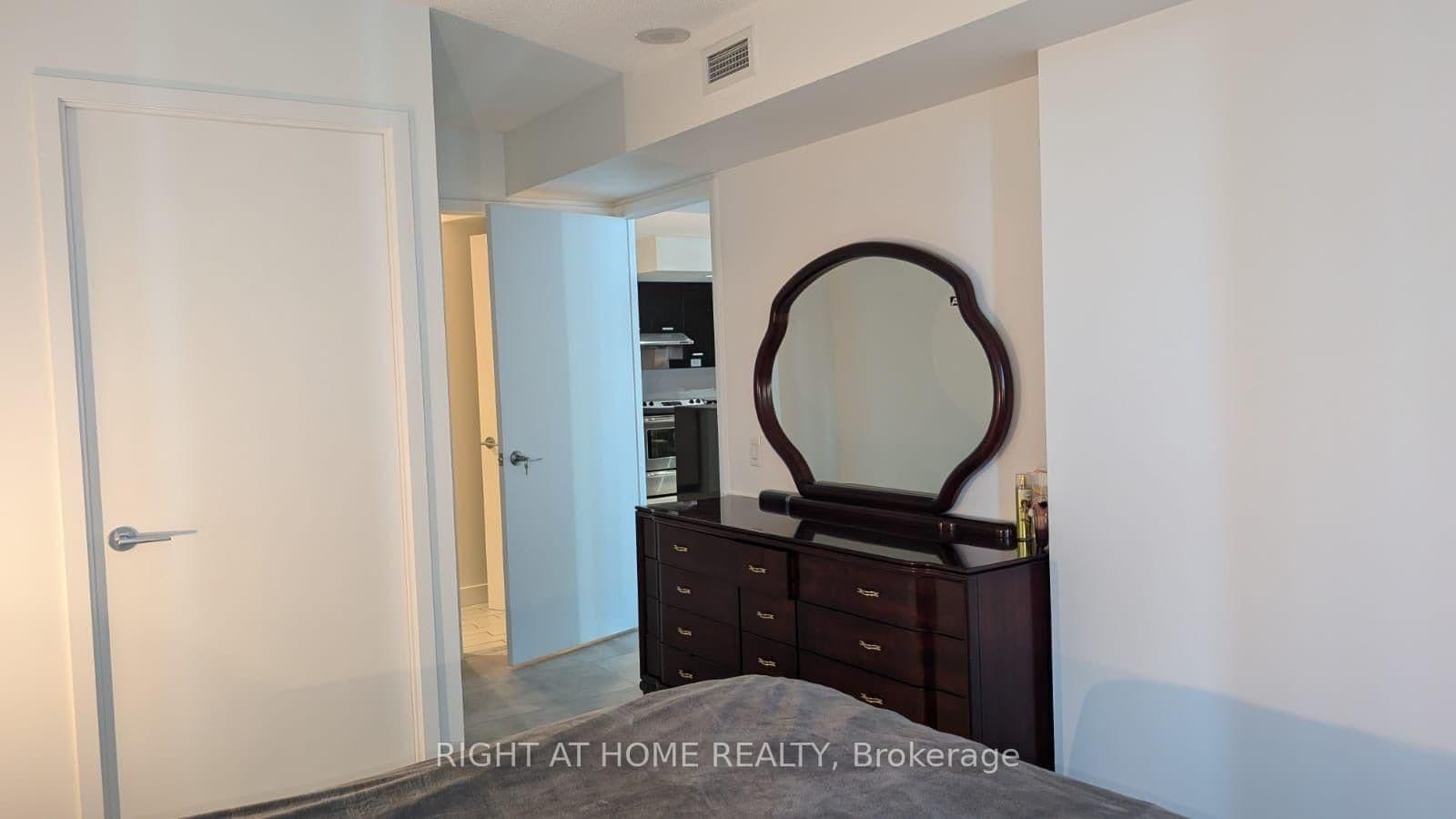 15 Singer Court, Unit 916 thumbnail 6