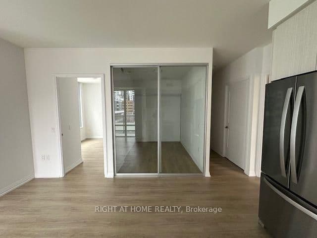 50 Dunfield Avenue, Unit 619 thumbnail 10