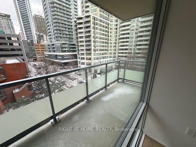 50 Dunfield Avenue, Unit 619 thumbnail 8