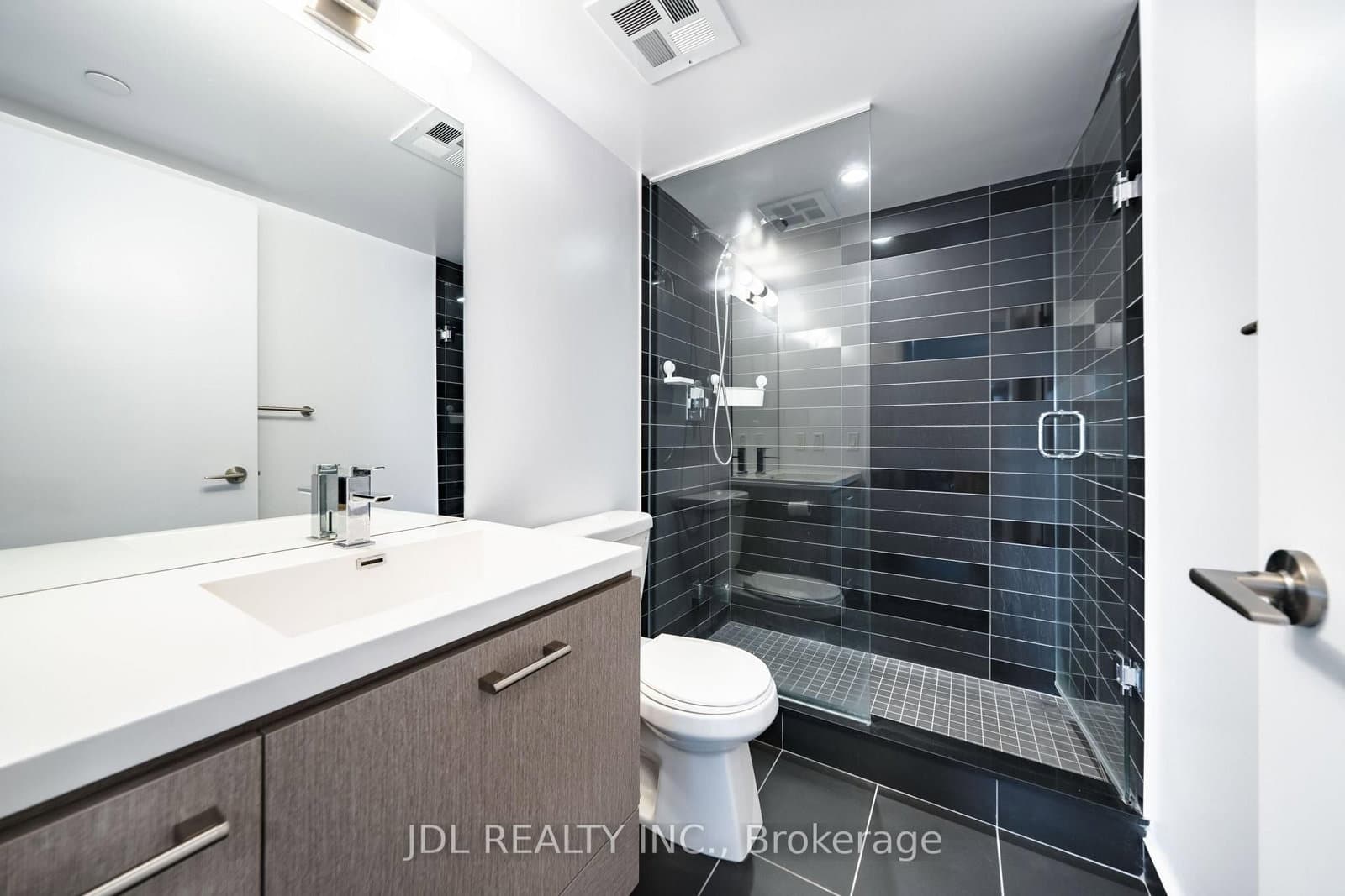 87 Peter Street, Unit 1411 thumbnail 16