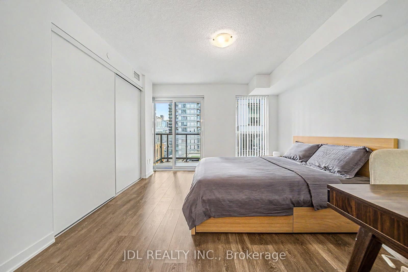 87 Peter Street, Unit 1411 thumbnail 18