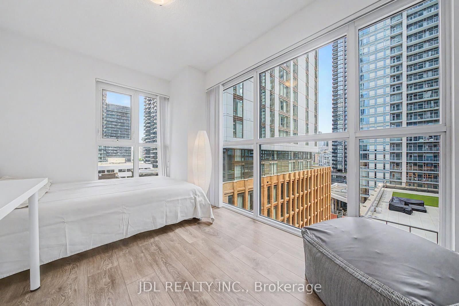 87 Peter Street, Unit 1411 thumbnail 21