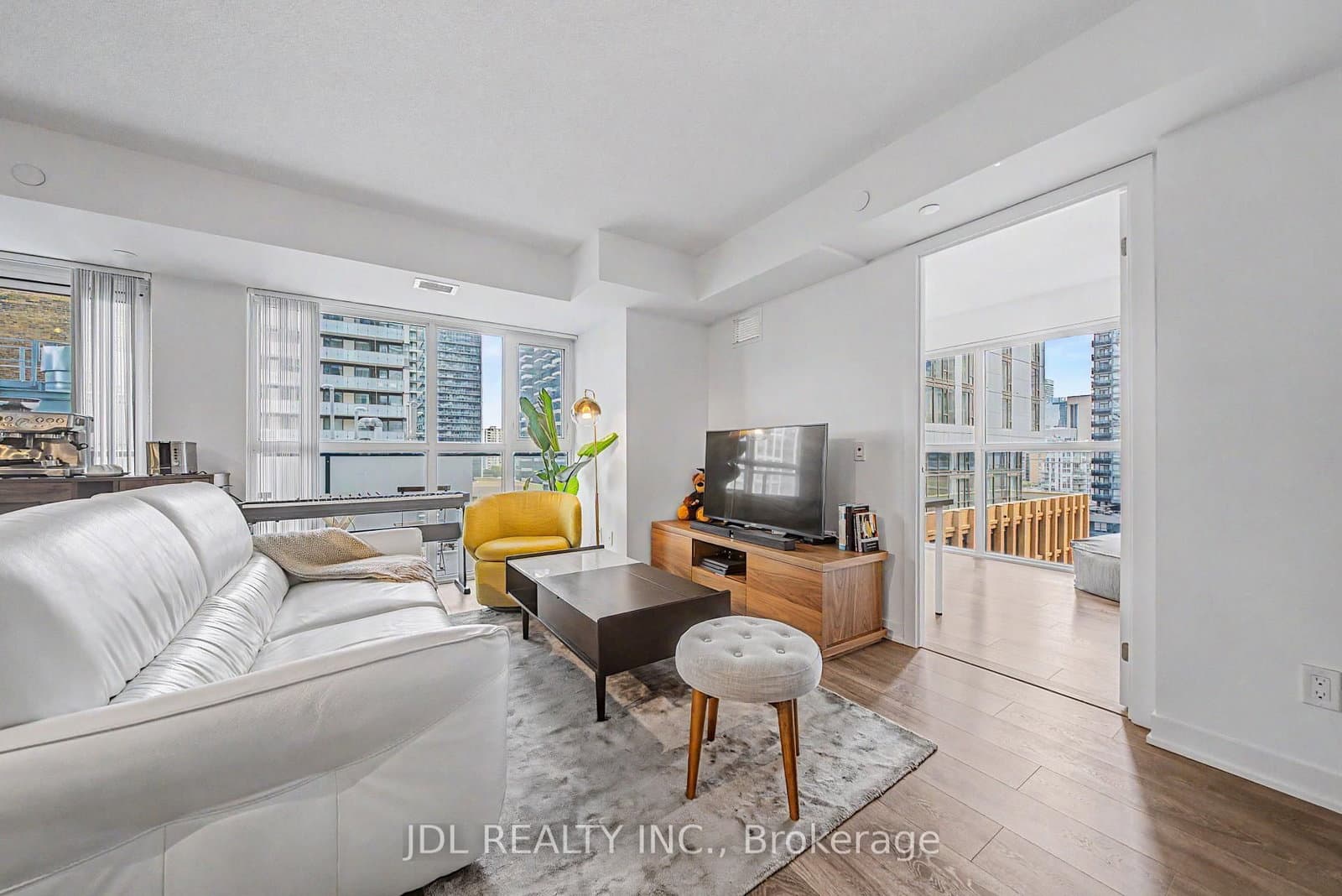 87 Peter Street, Unit 1411 thumbnail 24
