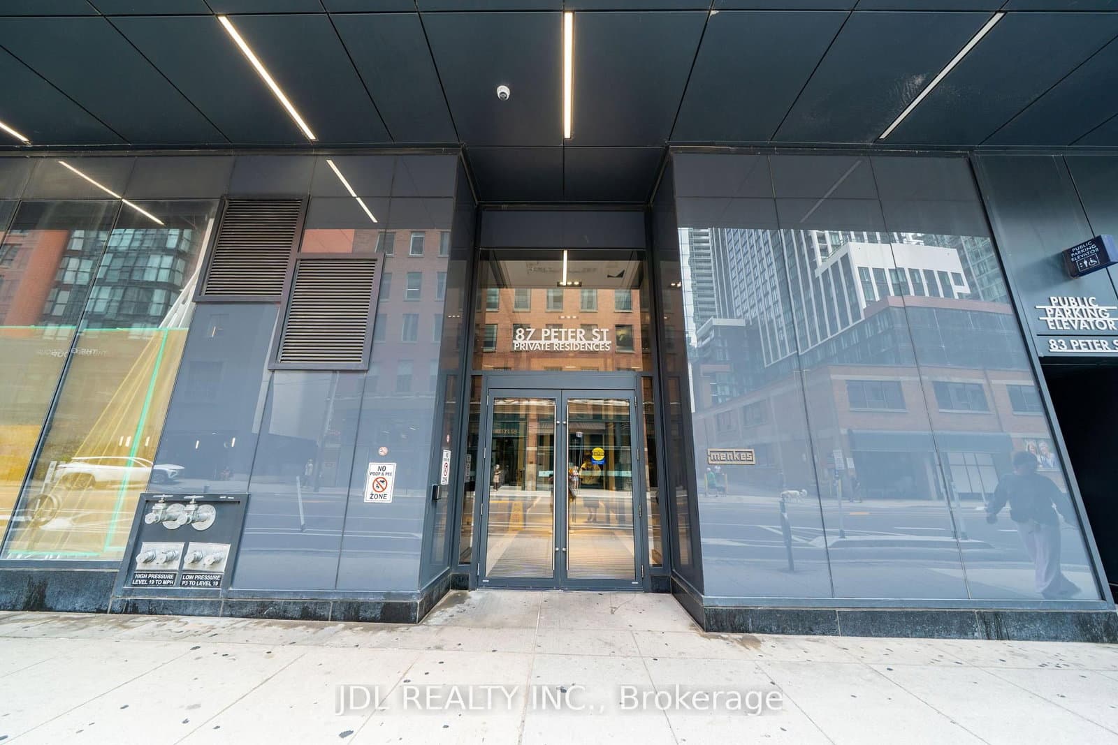 87 Peter Street, Unit 1411 thumbnail 3