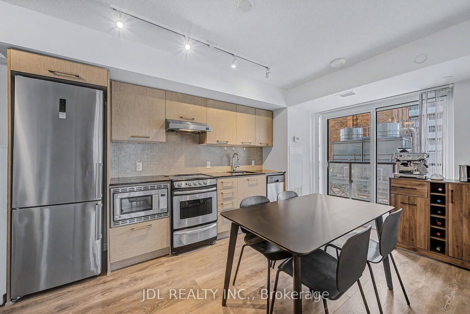 87 Peter Street, Unit 1411 thumbnail 6