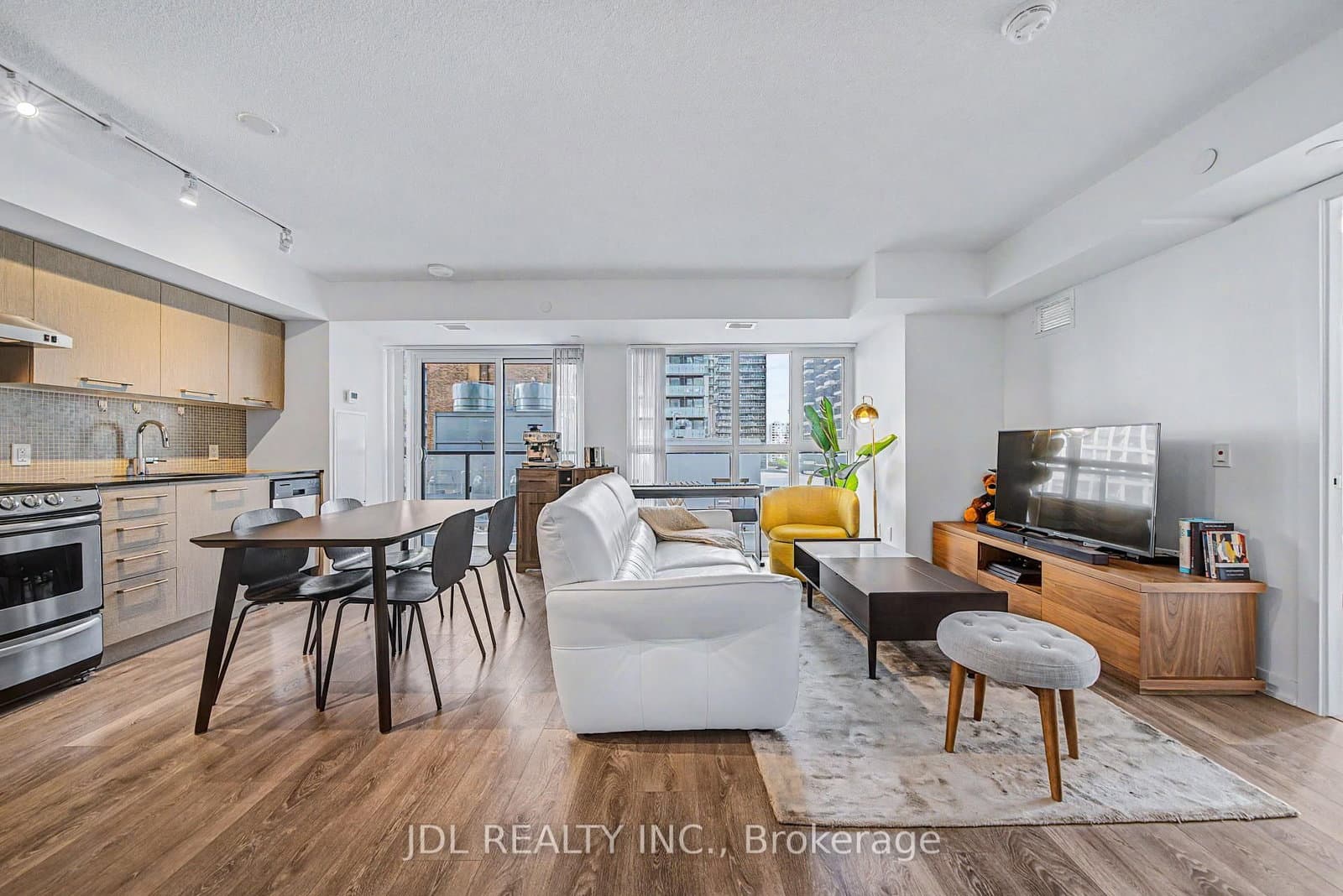 87 Peter Street, Unit 1411 thumbnail 8
