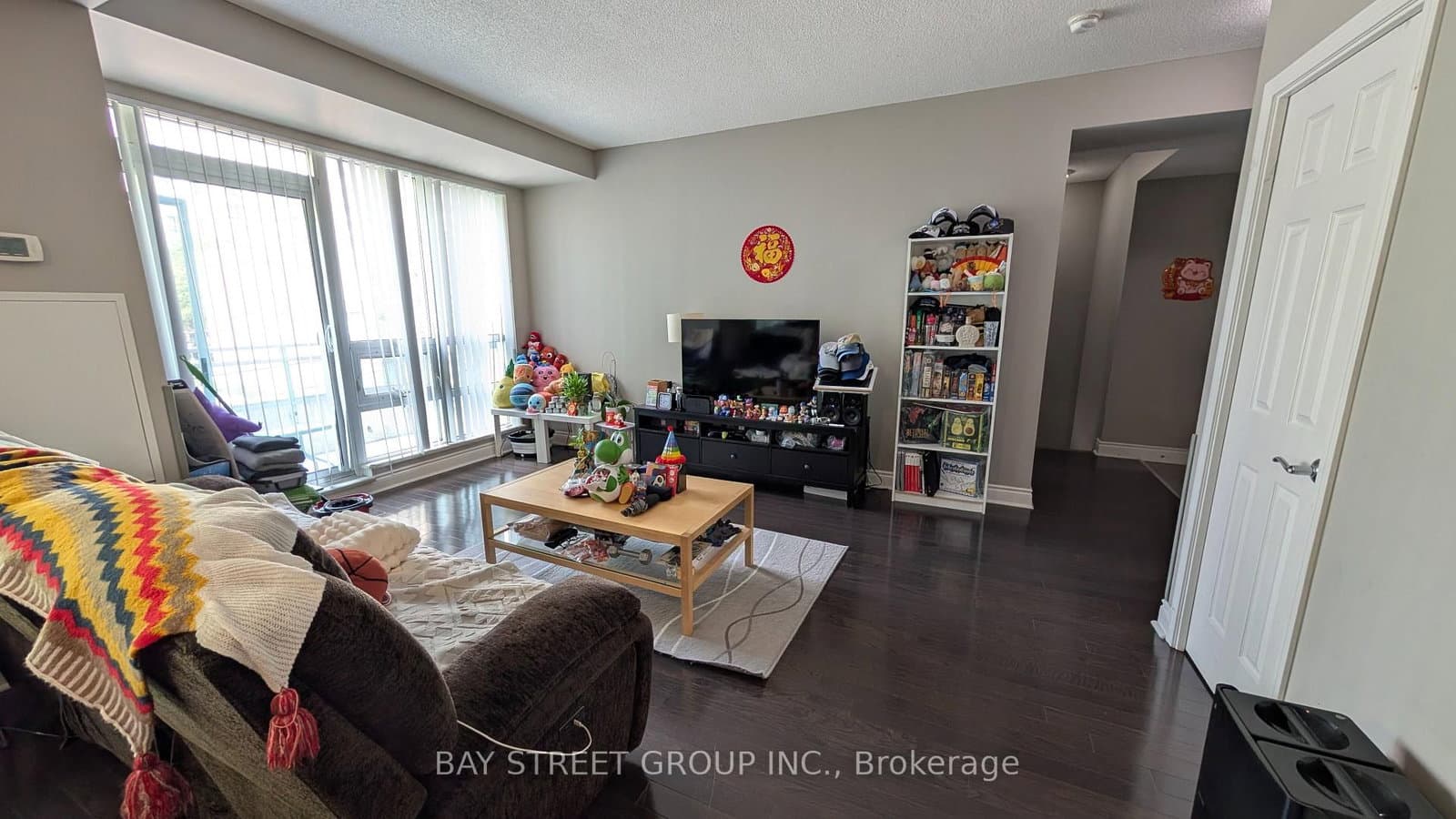 21 Olive Avenue, Unit TH201 thumbnail 3