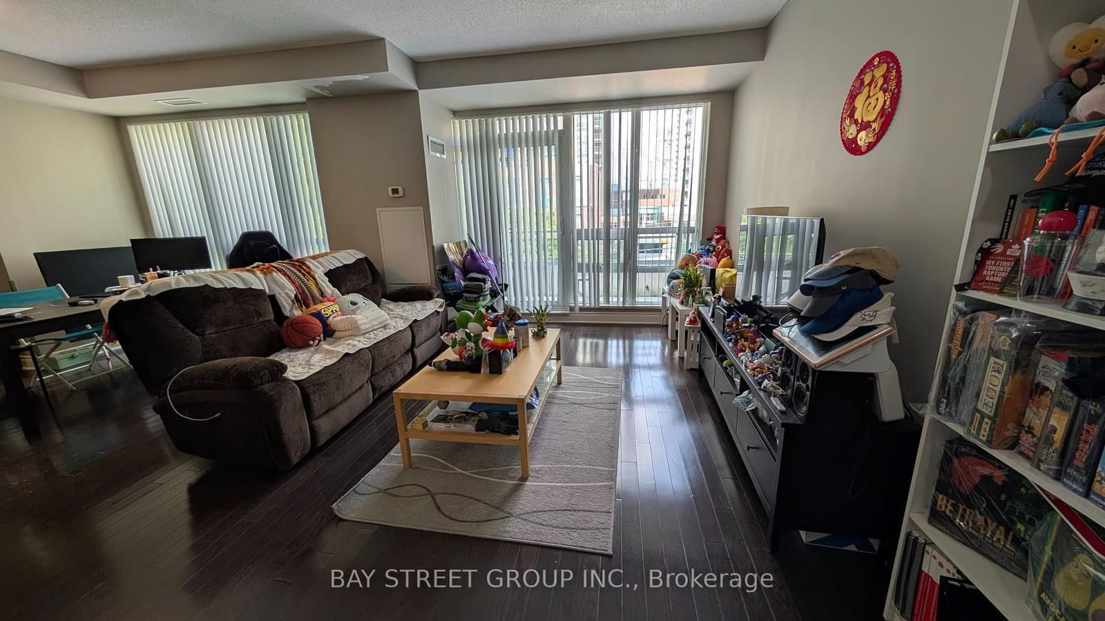 21 Olive Avenue, Unit TH201 thumbnail 4