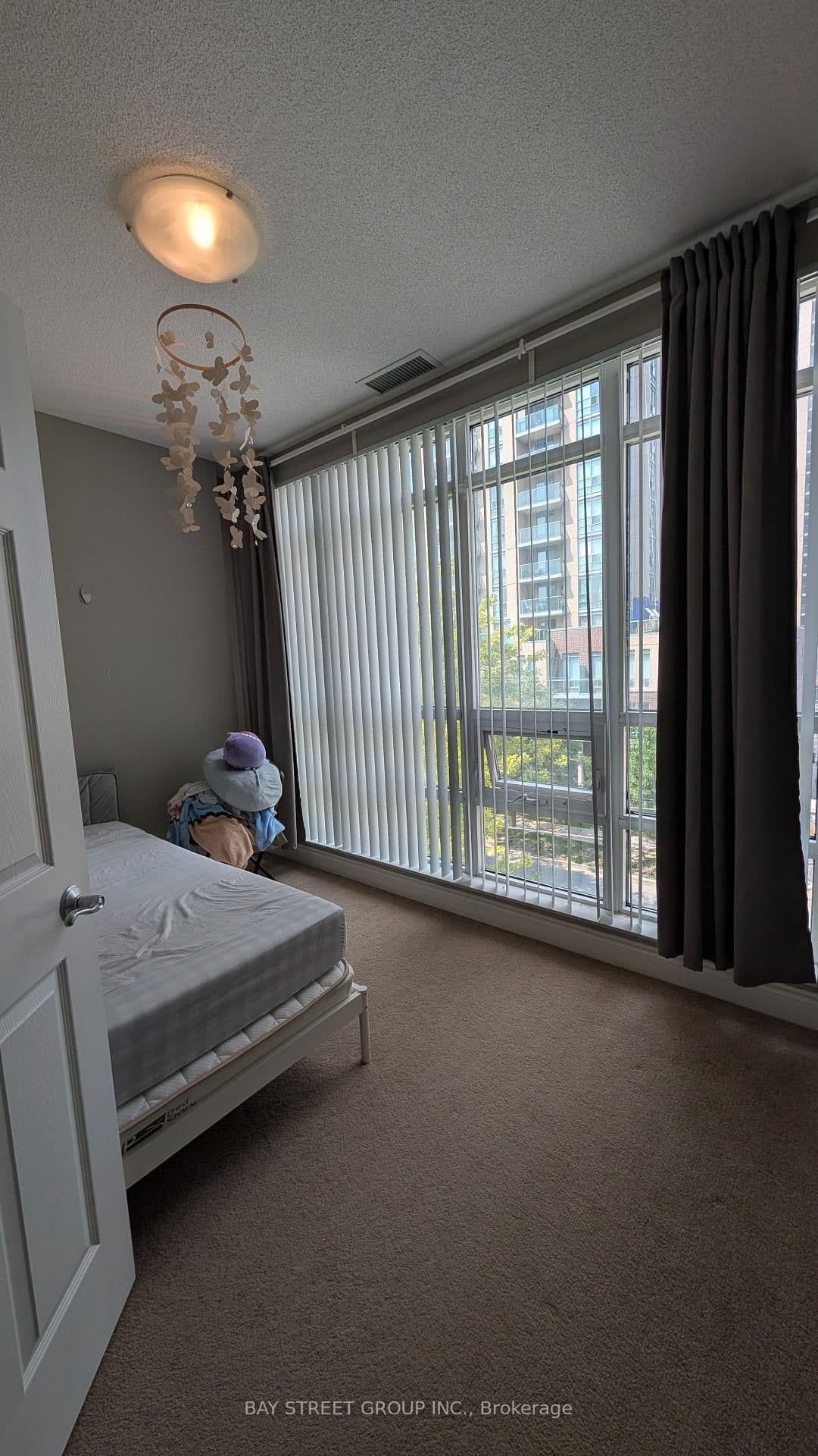21 Olive Avenue, Unit TH201 thumbnail 8