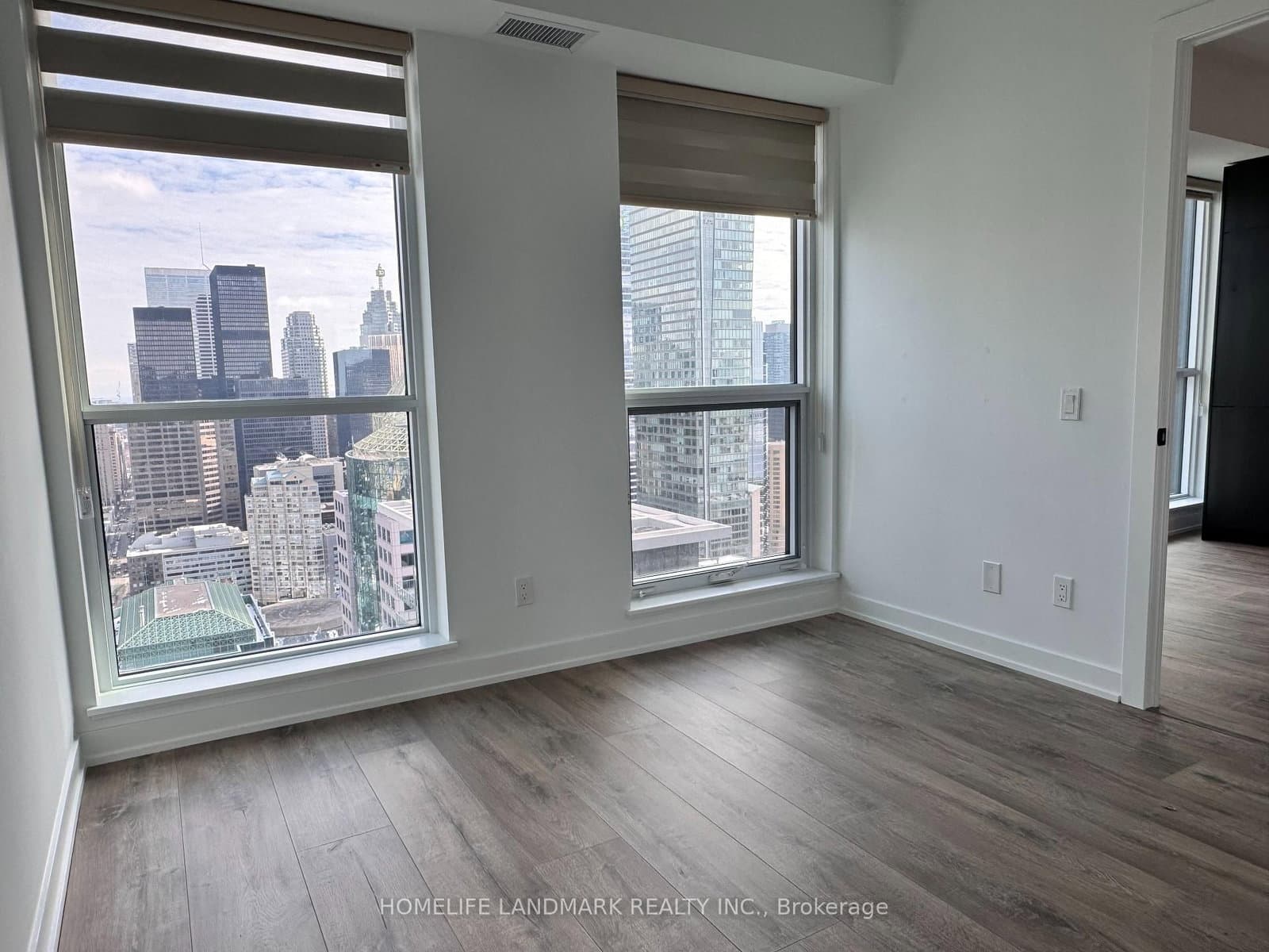 327 King Street, Unit 4001 thumbnail 3