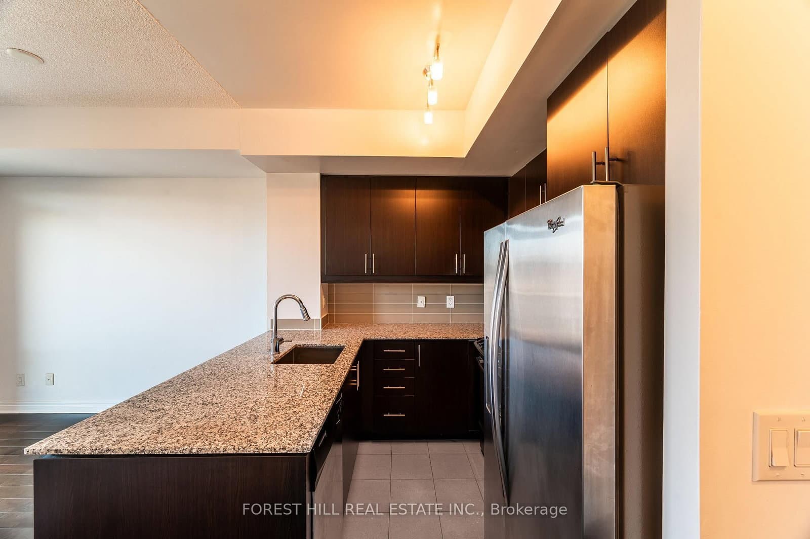 2756 Old Leslie Street, Unit 510 thumbnail 19