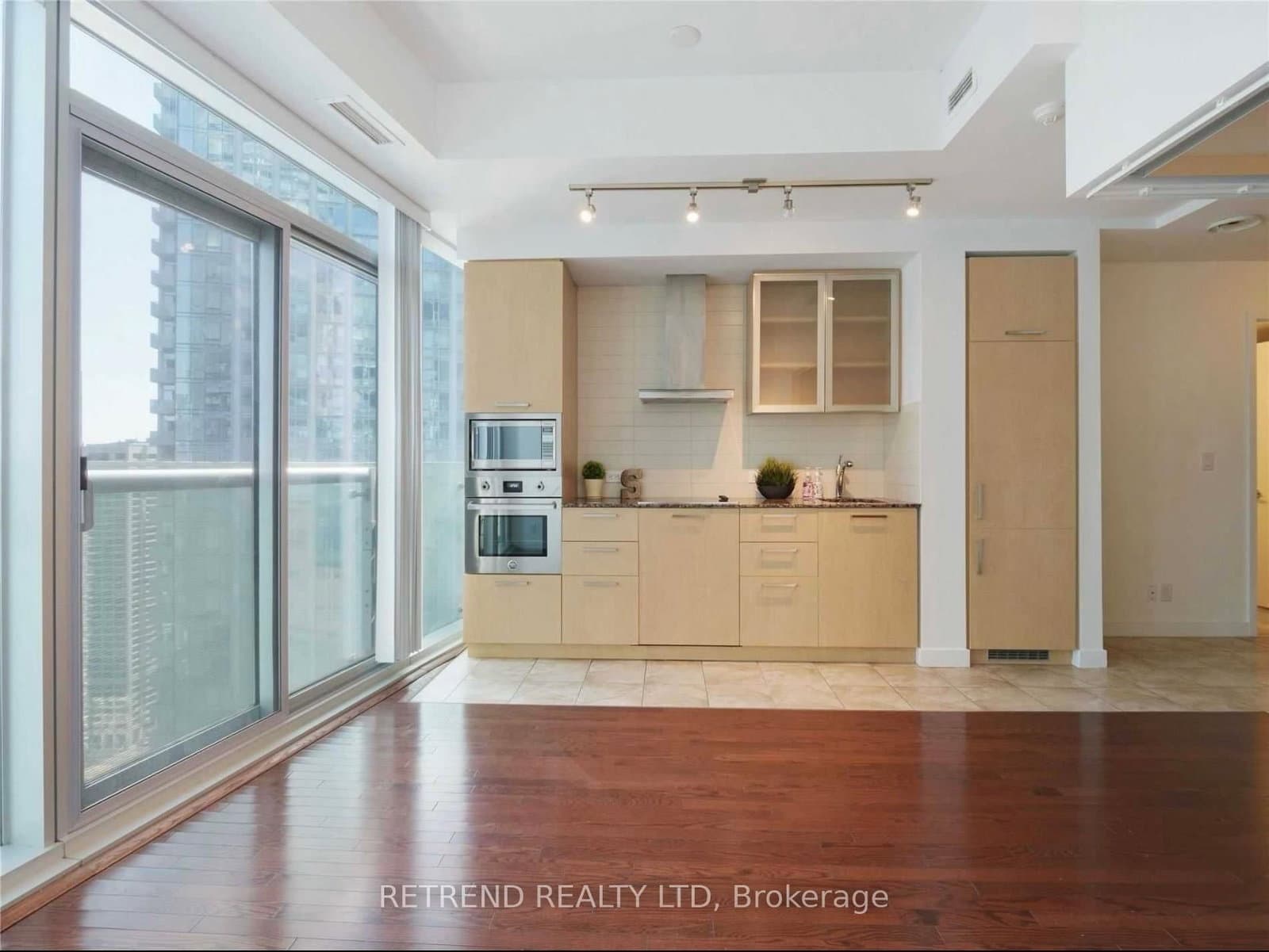 12 York Street, Unit 3101 thumbnail 2