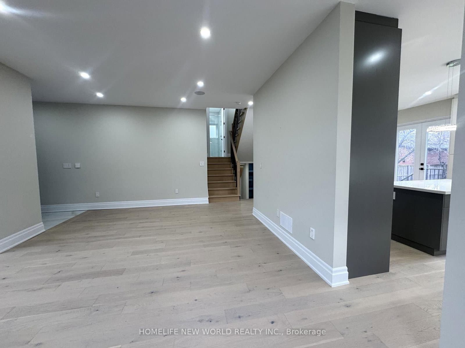 150 Viewmount Avenue thumbnail 17