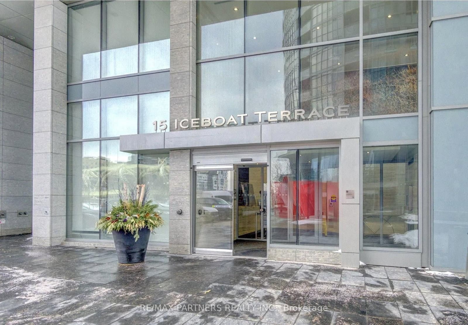 15 Iceboat Terrace, Unit 1806 thumbnail 2