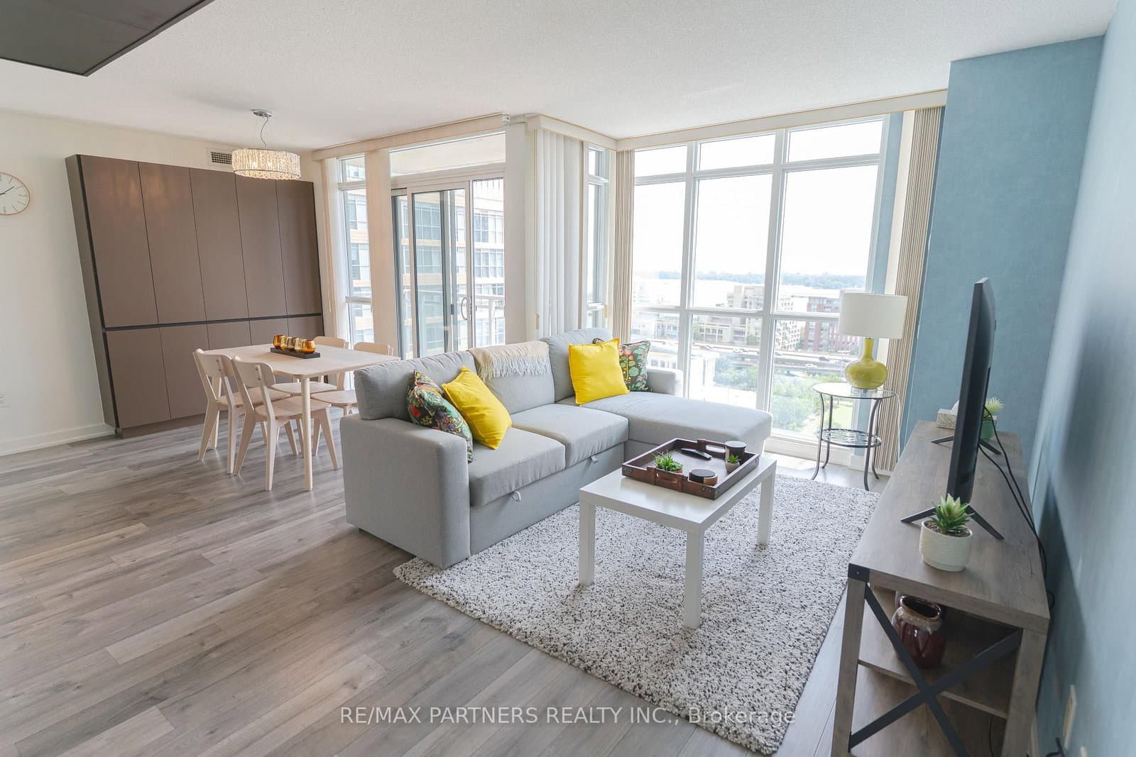 15 Iceboat Terrace, Unit 1806 thumbnail 4