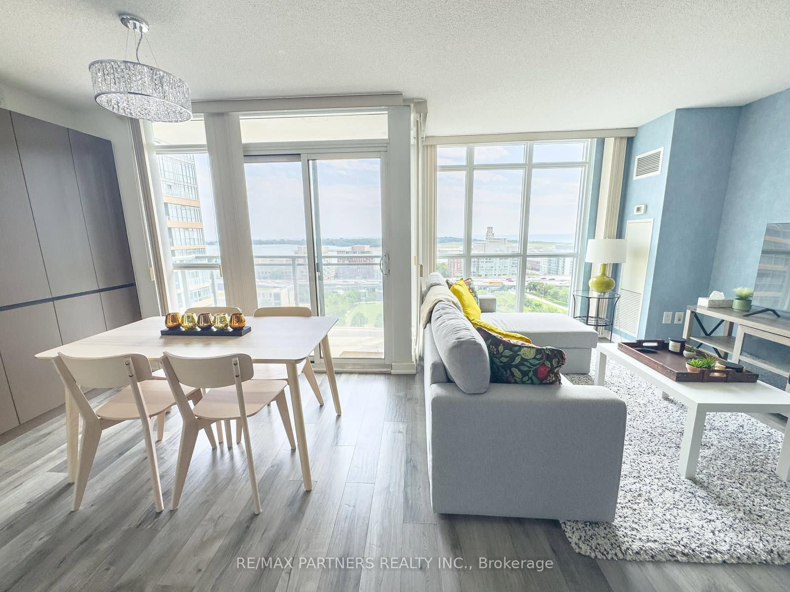 15 Iceboat Terrace, Unit 1806 thumbnail 5